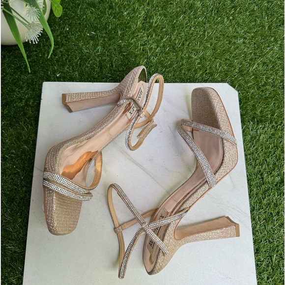 BADGLEY MISCHKA.
Urbana Platform Stiletto Heels size 8.5 - Picture 5 of 12